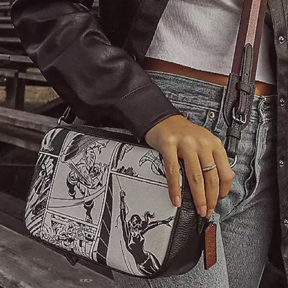 Coach │ Marvel Jes Crossbody With Comic Book Print